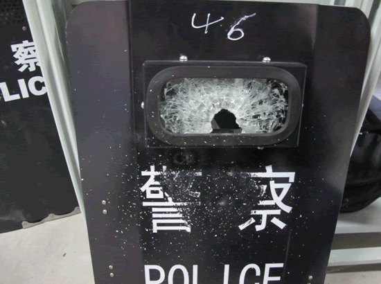 E:\BACKUP\glass\documents\市场营销\特别顾客\岗亭-盾牌\安泰富源\防弹盾牌Test\防弹盾牌\IMG_2199.jpg
